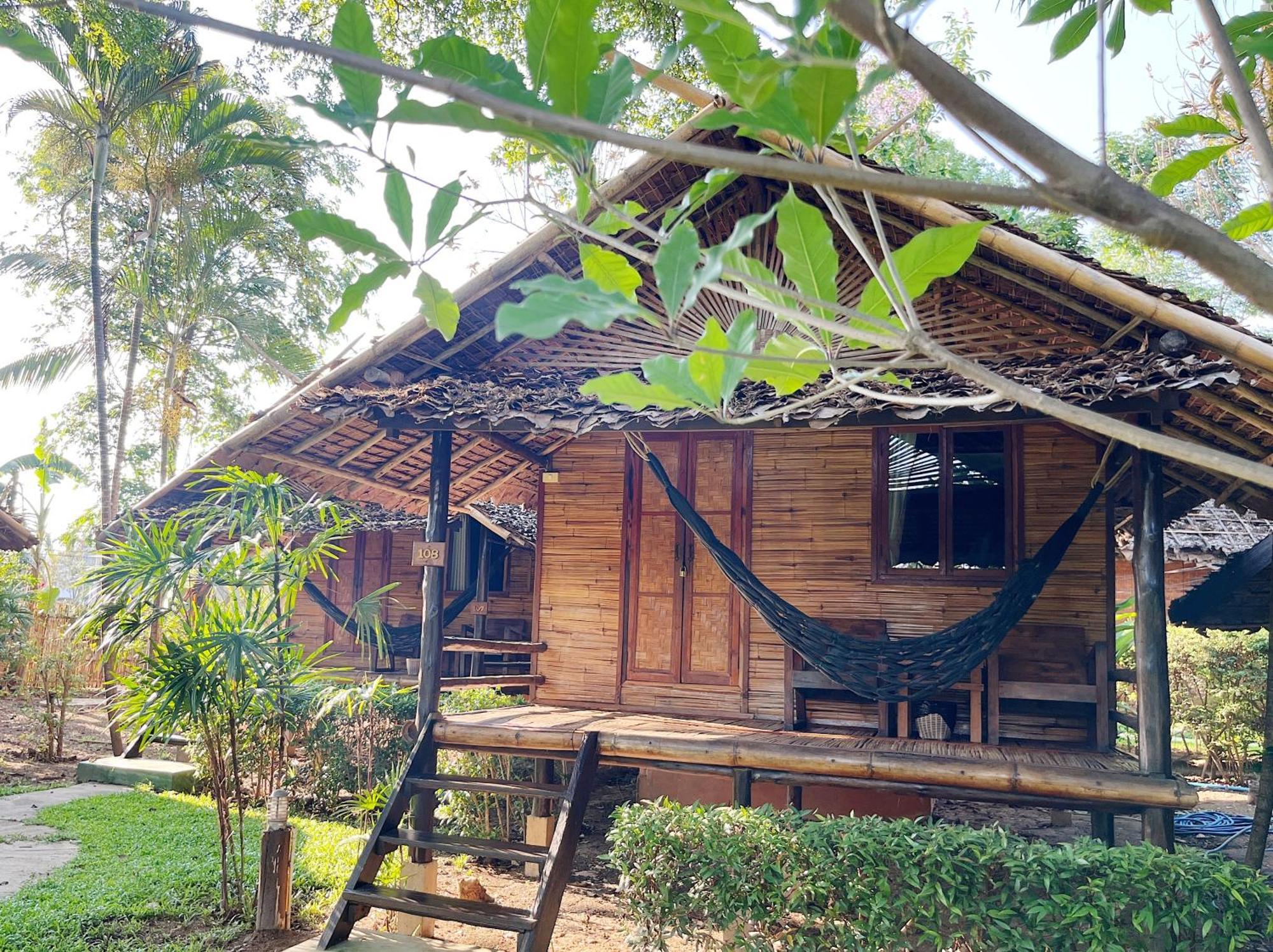 Pai Country Hut Hotel Exterior photo