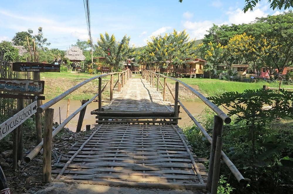 Pai Country Hut Hotel Exterior photo